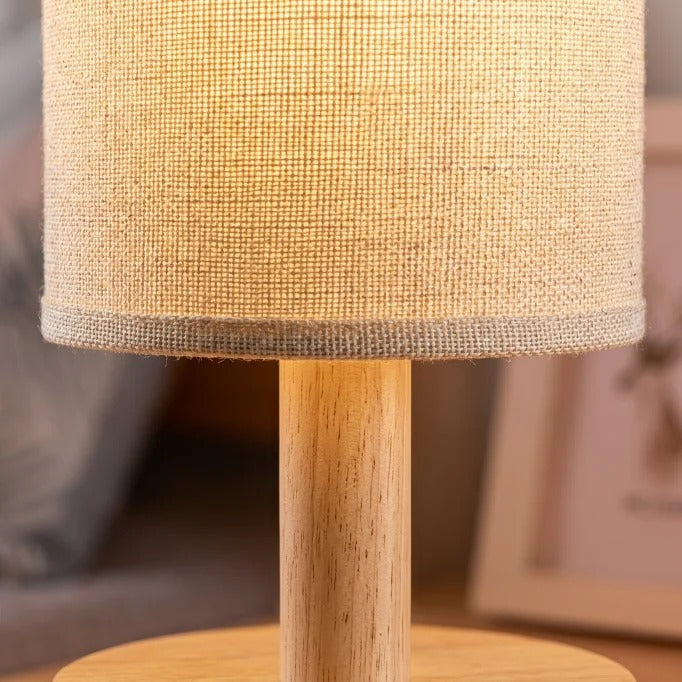 Détail texture abat-jour tissu lin naturel lampe de chevet bois bambou — Tendre Veilleuse