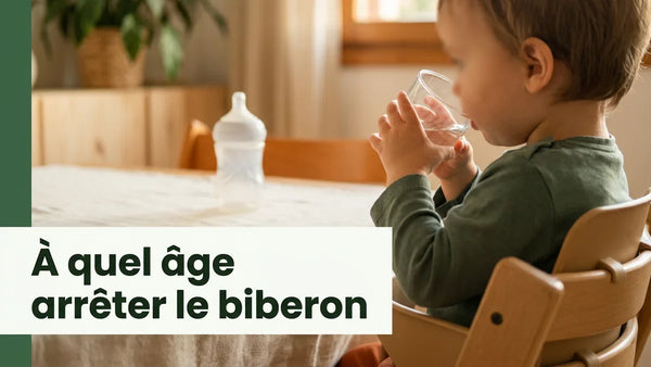À quel âge arrêter le biberon : enfant de dix-huit mois qui boit à un verre au repas du soir, Tendre Veilleuse