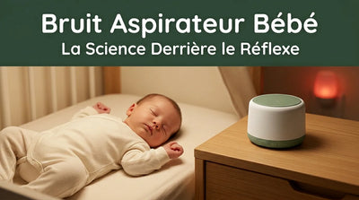 Machine à bruit blanc posée sur table de nuit en bois, bébé endormi dans une chambre douce avec veilleuse rouge — Tendre Veilleuse