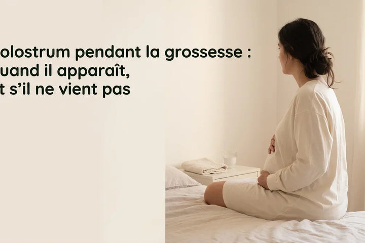 Colostrum pendant la grossesse : femme en fin de grossesse assise au bord du lit, main sur le ventre, Tendre Veilleuse
