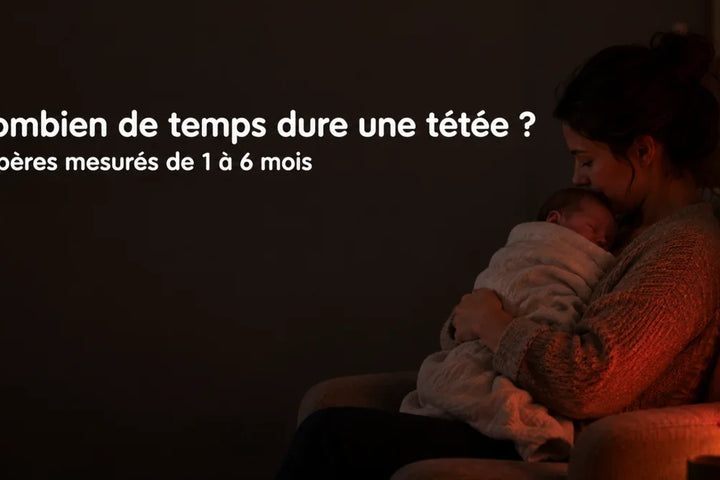 Combien de temps dure une tétée la nuit : mère qui berce son nouveau-né sous une veilleuse rouge, Tendre Veilleuse