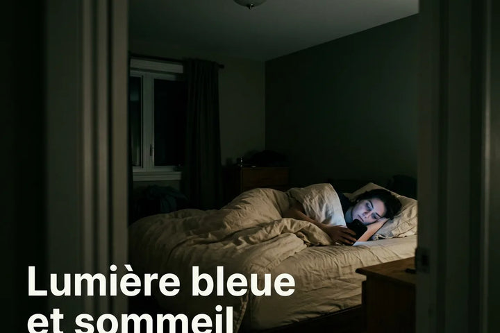 Lumière bleue et sommeil : écran allumé dans une chambre sombre le soir