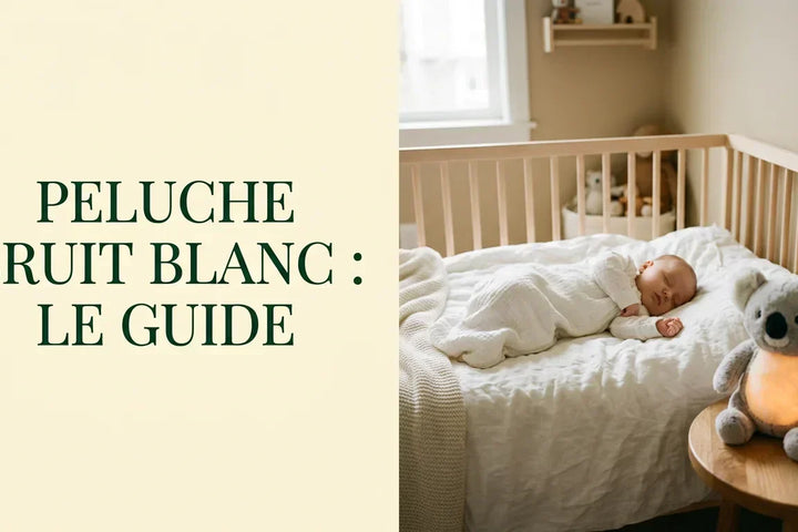 guide d'achat meilleure peluche bruit blanc bébé, koala veilleuse ambrée posé sur table de chevet à distance sécurité, berceau bois nourrisson endormi, Tendre Veilleuse