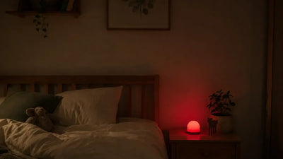 Quelle couleur de veilleuse pour dormir : chambre d'enfant éclairée en rouge tamisé, Tendre Veilleuse