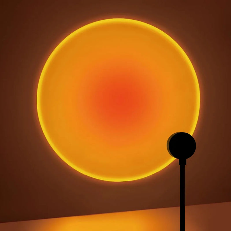 Lampe projection coucher de soleil, halo lumineux dégradé rouge orangé projeté sur le mur, tête LED ronde sur pied orientable — Tendre Veilleuse