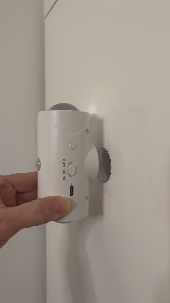Vidéo de démonstration : Installation facile sans perçage de l'applique murale sans fil rechargeable et test du détecteur.