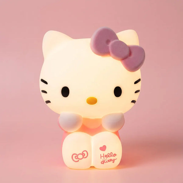 Veilleuse Hello Kitty figurine silicone allumee lumiere chaude douce fond rose kawaii Tendre Veilleuse