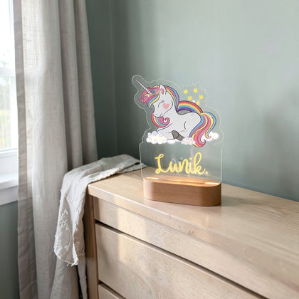 Veilleuse licorne personnalisée avec prénom, socle en bois