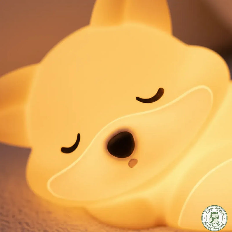 Gros plan veilleuse renard silicone sans BPA lumière chaude, visage renard endormi pour chambre enfant Tendre Veilleuse