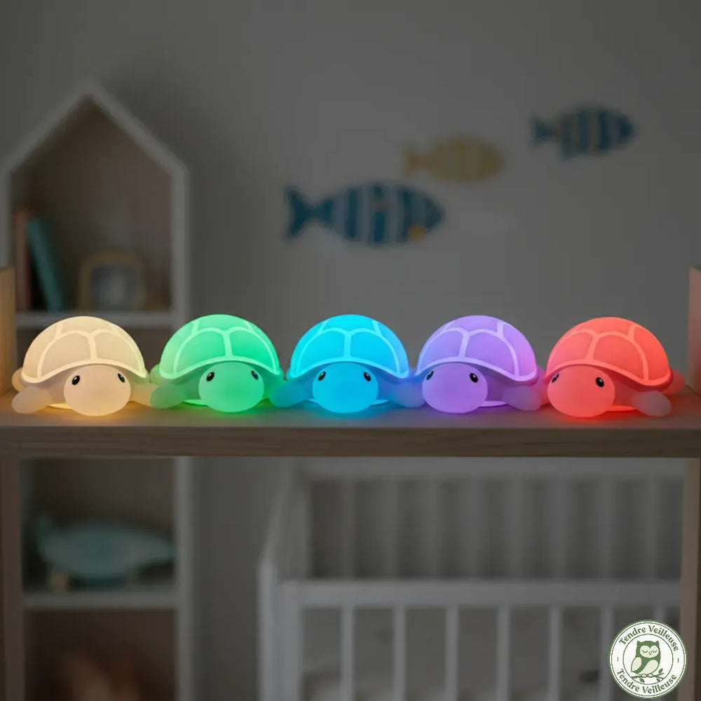Veilleuse tortue en silicone souple Sleepy avec mode lumière verte RGB, idéale pour apaiser les crises de migraine et la photophobie.